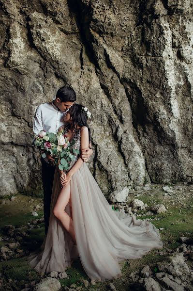 Photographe de mariage Dinara Kurmakaeva (dinakyoller). Photo du 28 mai 2019