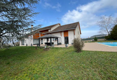 Maison avec piscine et terrasse 8