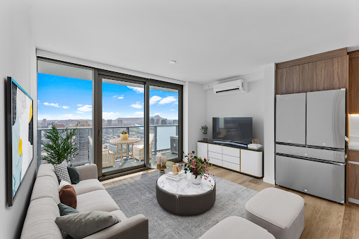 Prestige apartment / penthouse for sale in Honolulu (United States) - Modern living room with city view