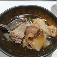 阿裕牛肉涮涮鍋 崑崙店