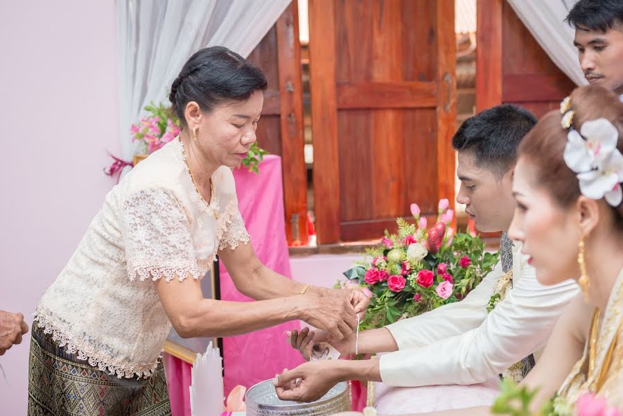 Fotógrafo de casamento Sappakorn Chamram (sappakorn). Foto de 8 de setembro 2020