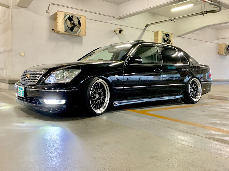 セルシオのBBS LM・326power・マジバネ・スリーキャッツに関するカスタム事例の投稿画像5枚目