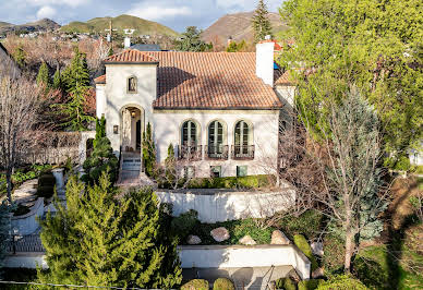 House with pool and garden 16