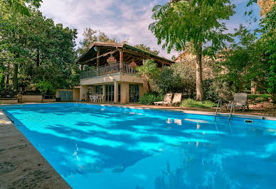 Maison avec piscine et jardin 3