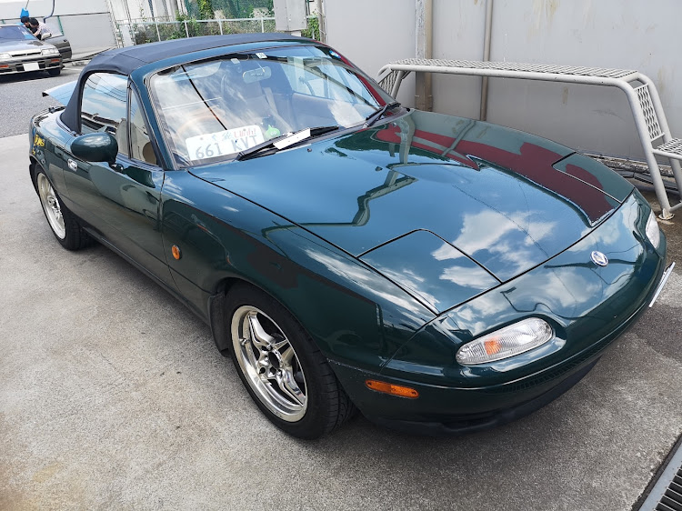 ロードスターの洗車した！・洗車オフ・熱い‼︎・タピオカ・フラペチーノに関するカスタム事例の投稿画像2枚目