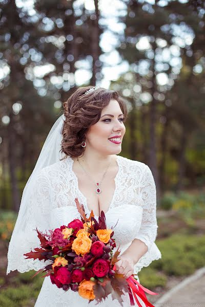 Fotografo di matrimoni Alena Samusya (samusya). Foto del 18 gennaio 2016