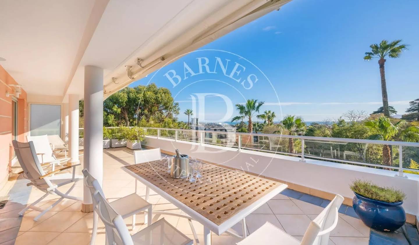 Apartment with terrace Cannes