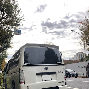 ハイエースバン TRH200V