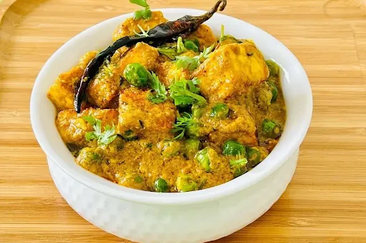 Matar Paneer