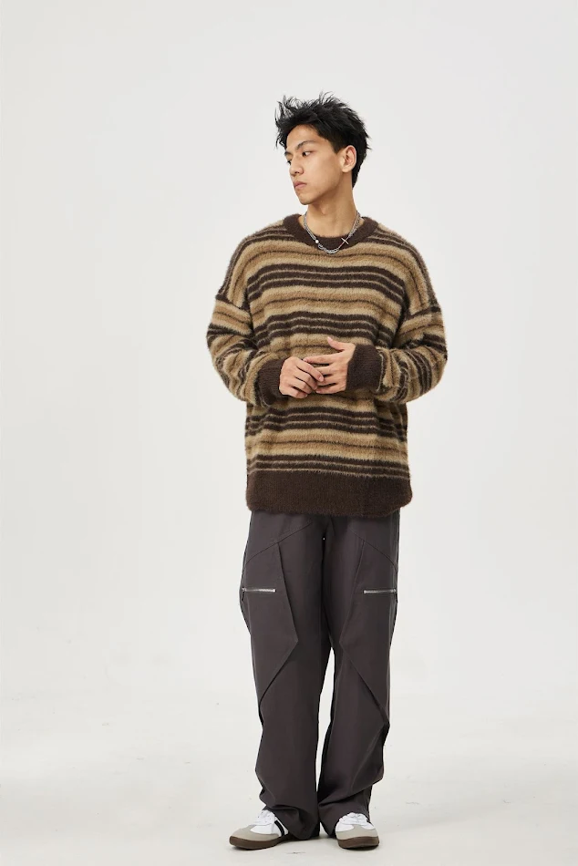 Maychao gestreepte trui met ronde hals en scheuren voor dames en heren. Casual en comfortabel, perfect voor dagelijks gebruik.
