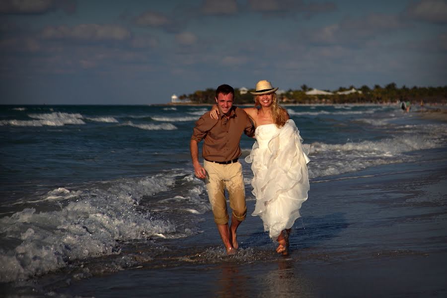 Fotógrafo de casamento Nika Gorbova (nikagorbova). Foto de 14 de junho 2015