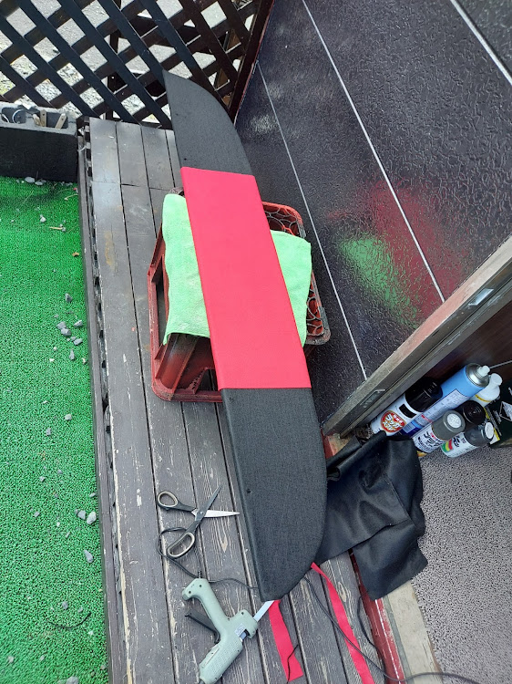 ハイエースバンの休日の過ごし方・蒸し暑い・DIY・まだまだこれからに関するカスタム事例の投稿画像4枚目