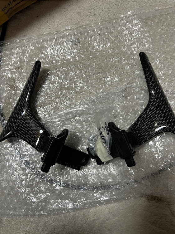 スカイラインのV37スカイライン・いつもイイネ&コメントありがとうございます🙇‍♂️・地震災害に遭われた方々にお見舞い申し上げます・赤を卒業？・37に感謝に関するカスタム事例の投稿画像1枚目