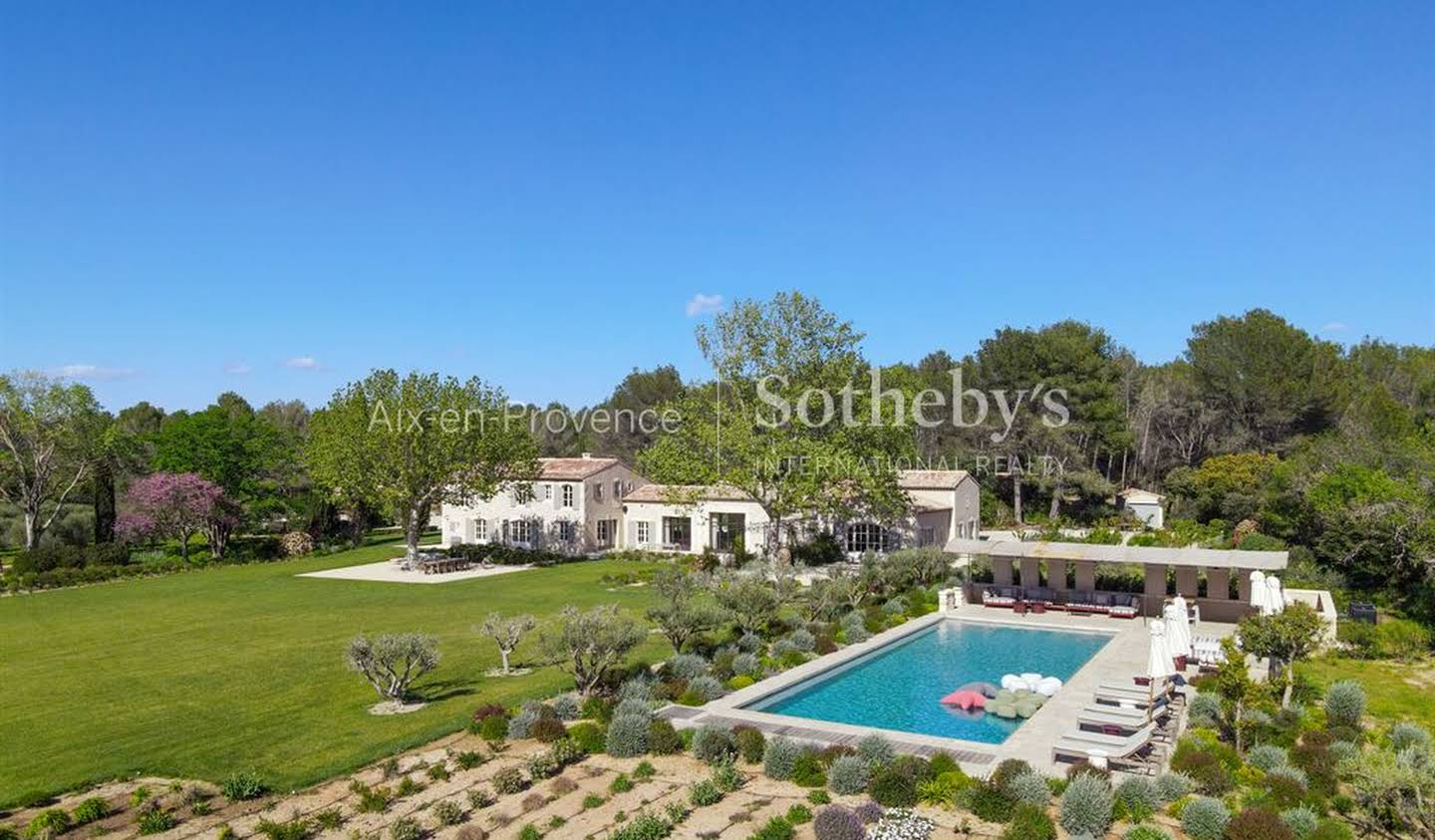 Maison avec piscine et jardin Eygalières