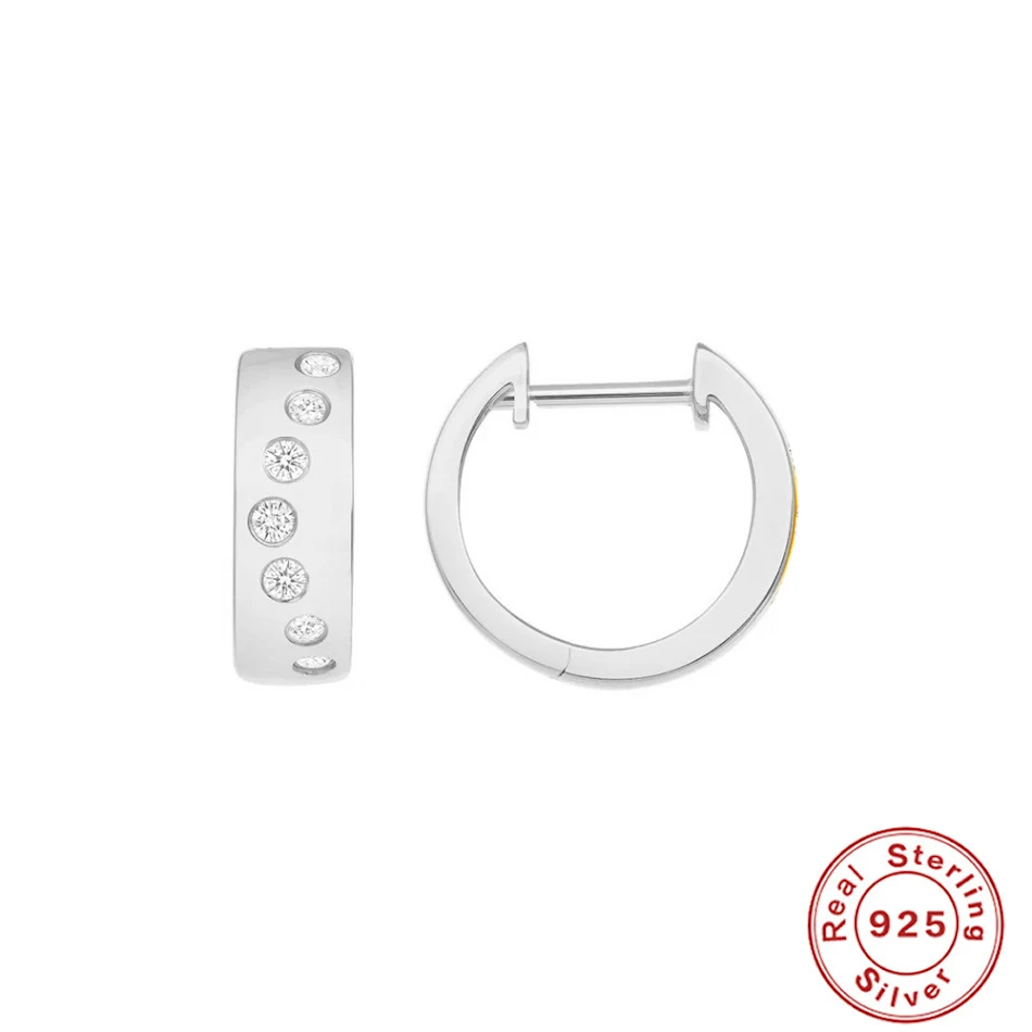 S925 Sterling Silber Ohrringe, breite Oberfläche, Diamanten im INS-Stil, vielseitig kombinierbar, eleganter Schmuck für jeden Look.