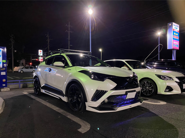 C-HRのCHR好きと繋がりたい・猛暑日・洗車・ドライブ・C-HR大好きに関するカスタム事例の投稿画像1枚目