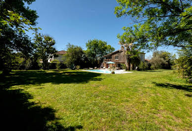 Maison avec piscine et terrasse 7