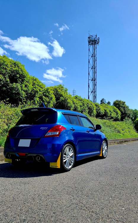 スイフトスポーツの新緑コラボ・GW・洗車・新緑と愛車・ほとんどの写真駐車場じゃね？説に関するカスタム事例の投稿画像6枚目