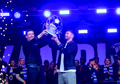 🎥 Schitterende beelden! Duizenden Club Brugge-fans eren kersverse kampioenen en maken er een waanzinnig feestje van in Brugse binnenstad