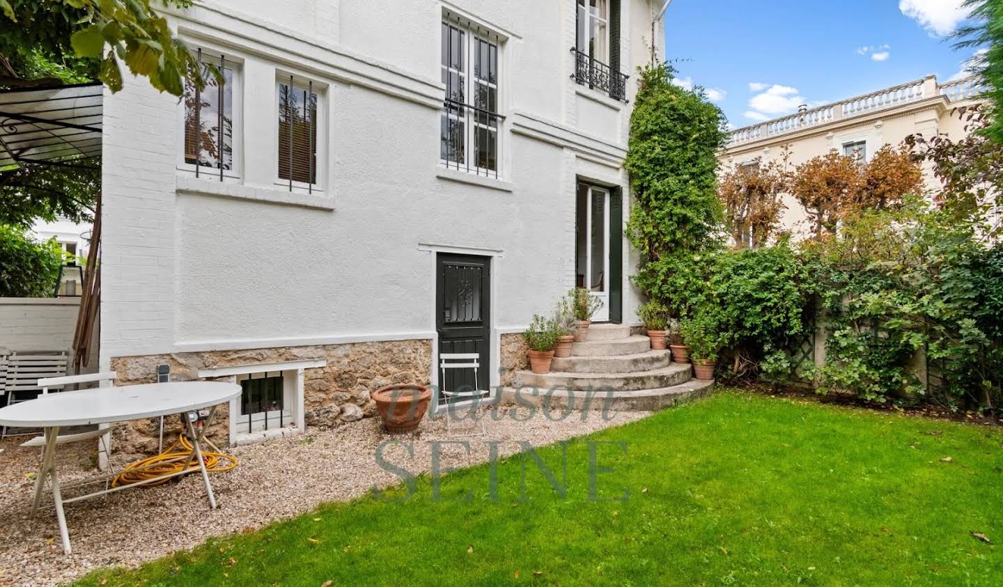 House with garden Asnieres-sur-seine