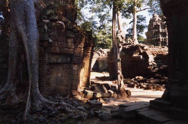 CAMBOGIA  Silenzio profondo di brunin