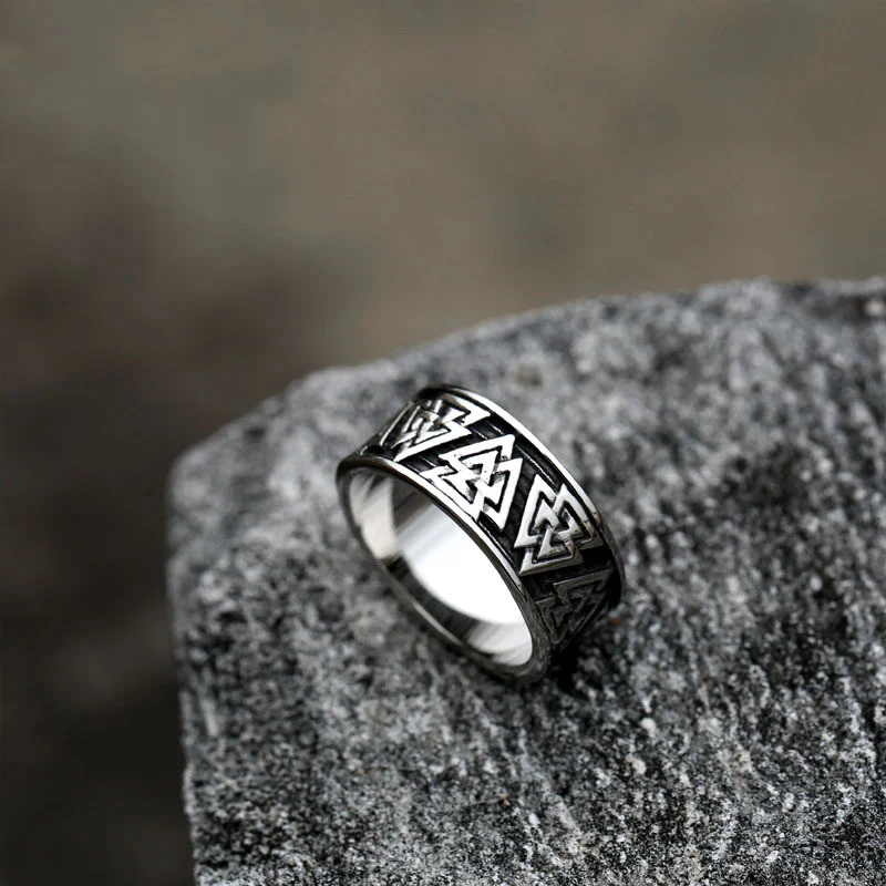 Heren Vintage RVS Ring. Klassiek design, duurzaam en stijlvol. De perfecte ring voor mannen met gevoel voor mode. Ideaal als cadeau.