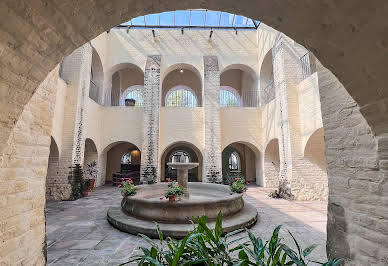 Corps de ferme avec jardin et piscine 17