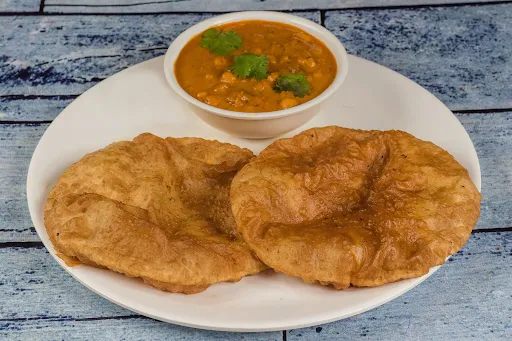 Poori With Chole