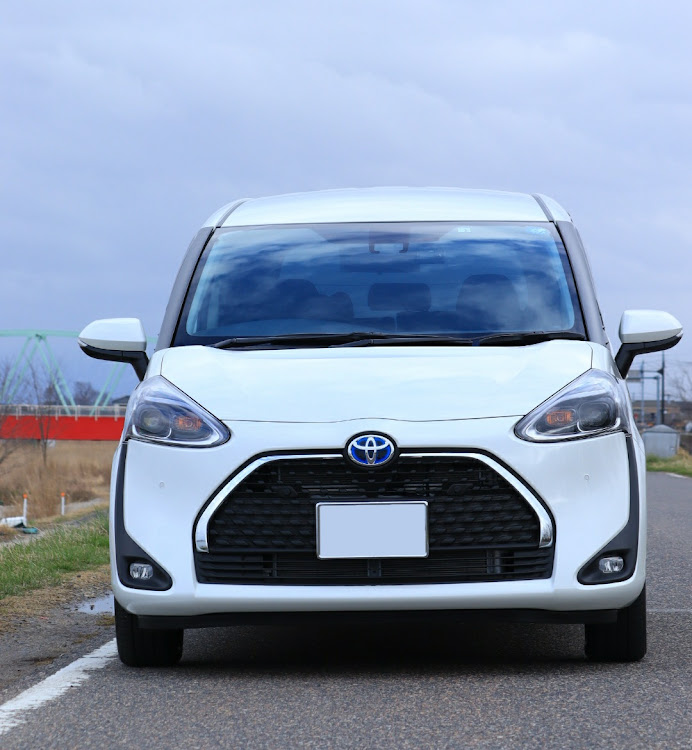 シエンタのコロナワクチン接種3回目・モデルナ・一眼レフ・ナビ取り付け・愛車撮影に関するカスタム事例の投稿画像2枚目