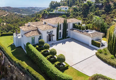 Villa with pool and terrace 14