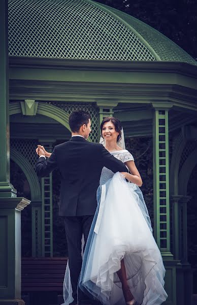 Fotógrafo de casamento Oleg Ilin (splinter5544). Foto de 20 de abril 2017