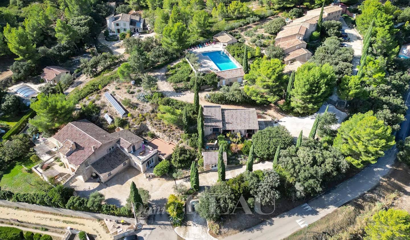 Propriété avec piscine Paradou