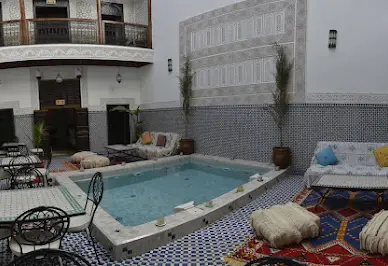 Riad avec terrasse et piscine 14