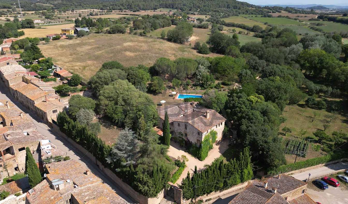 House with pool Corçà