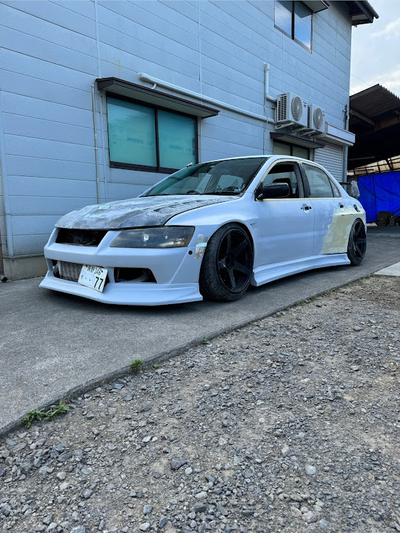 ランサーエボリューションのDIY・ワイドボディ・時間がない・車高調整に関するカスタム事例の投稿画像1枚目