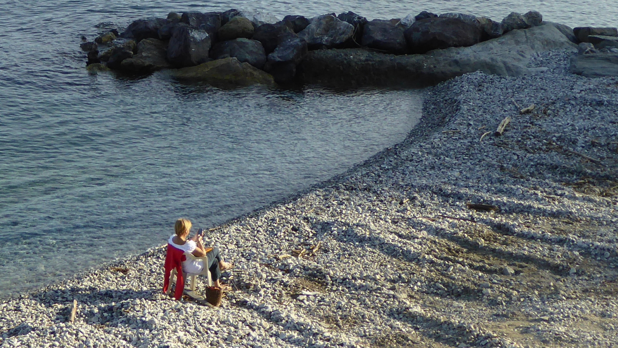 Pausa in riva al mare di Piera