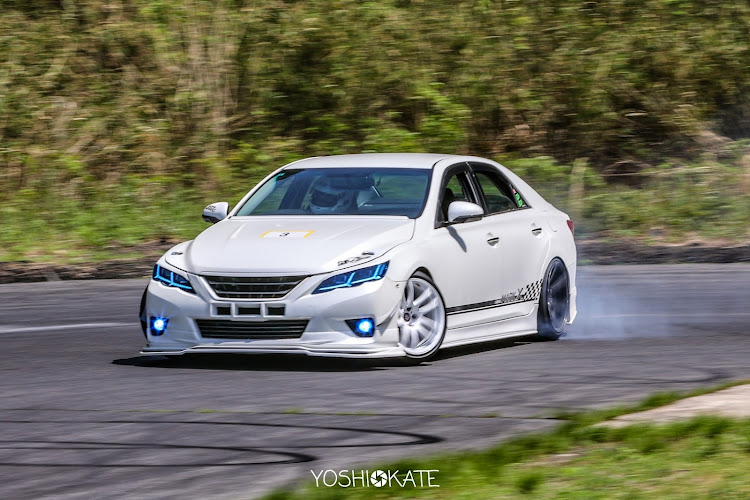 マークXのLGRmeet・yzサーキット・マークXドリフト・撮っていただきありがとうございましたに関するカスタム事例の投稿画像1枚目