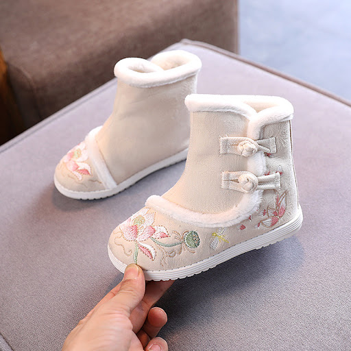Title 4, Hanfu Girls Embroidered Old Beijing Snow Boots....