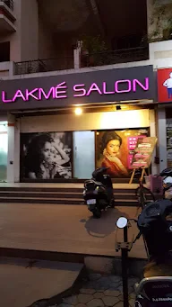 Lakme Salon photo 3