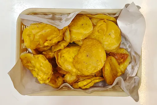 Batata Bhajiya [Potato Pakoda/ Bhaji] [Serves 2-3][250 Grams]