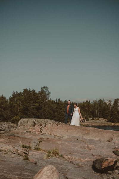 Fotógrafo de casamento Salla Vesa-Tikkanen (kuvaajalahti). Foto de 15 de dezembro 2022