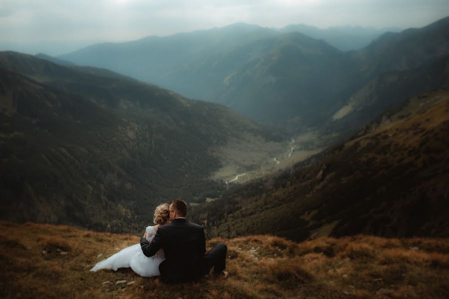 Fotógrafo de casamento Grzegorz Krupa (krupaizabelakr). Foto de 15 de agosto 2018