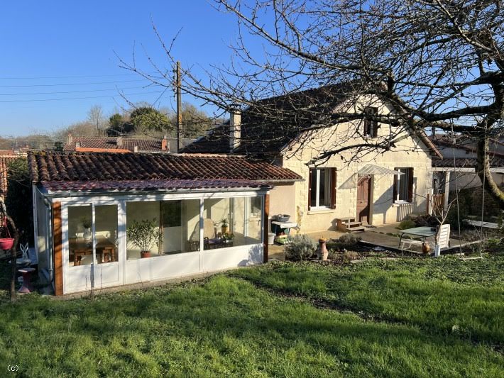 Vente maison 3 pièces 73 m² à Civray (86400), 170 200 €