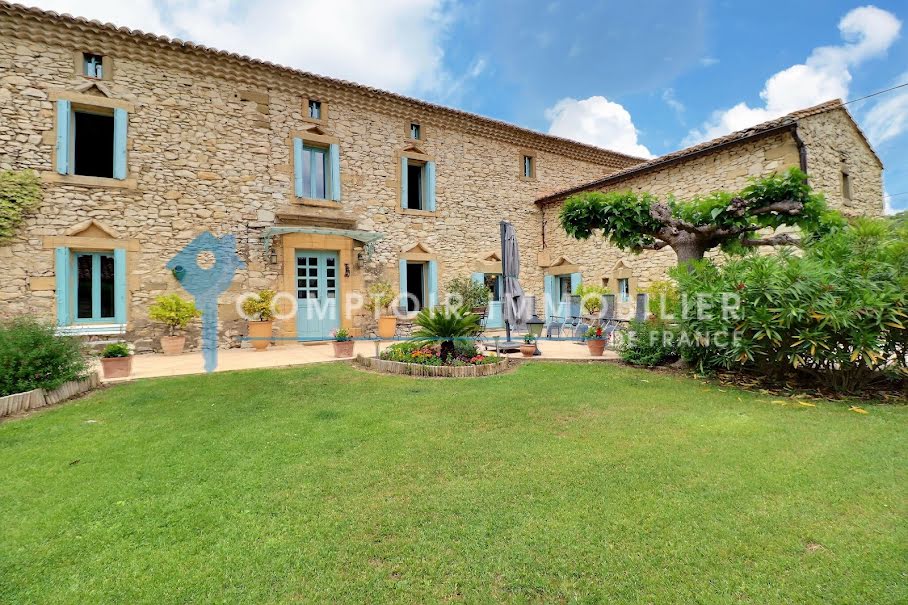 Vente maison 8 pièces 300 m² à Uzès (30700), 1 560 000 €