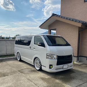 ハイエースバン TRH200V