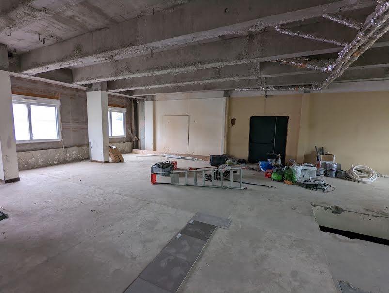 Location  locaux professionnels  310 m² à Evreux (27000), 1 408 €