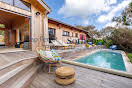 Seaside house with pool and terrace (image 2)