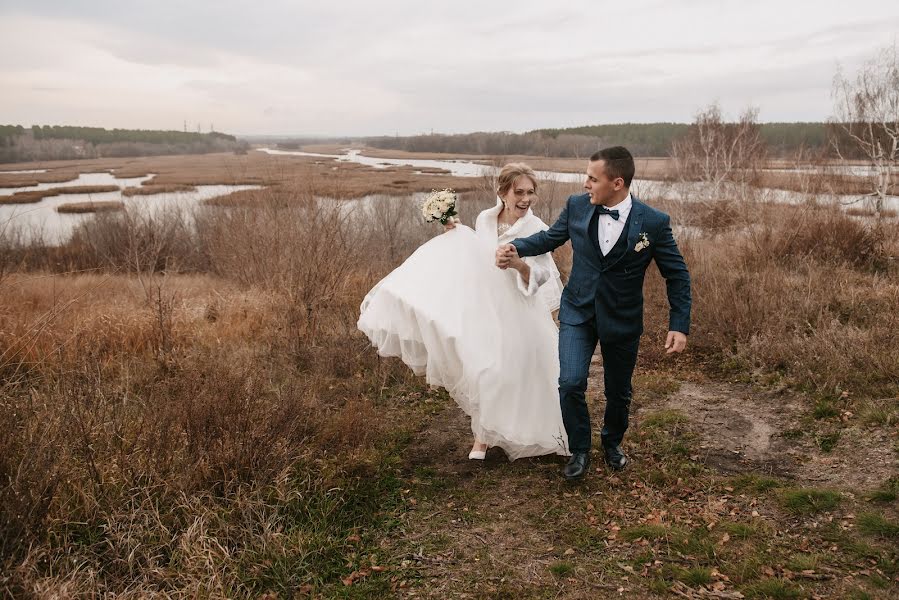 Fotógrafo de casamento Alena Shemyakova (elenshemyakova). Foto de 10 de março 2022