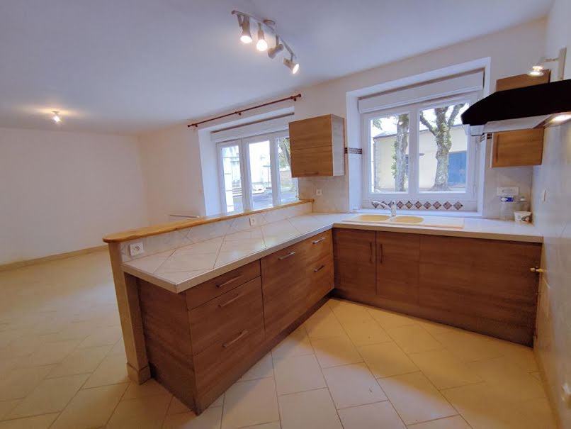 Vente maison 6 pièces 138 m² à Lesigny (86270), 136 600 €