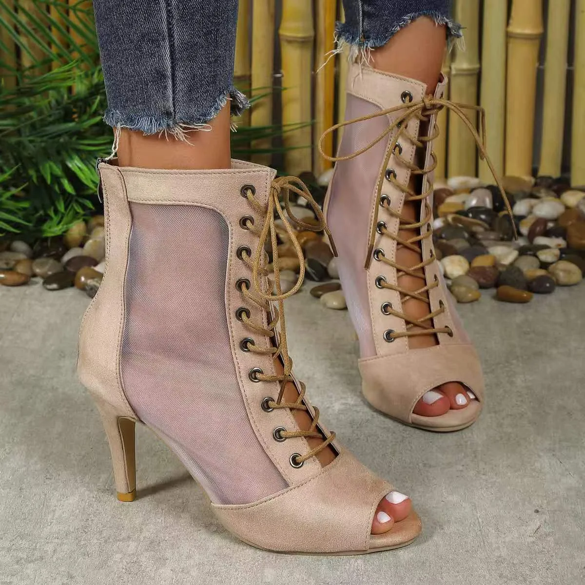 Title 9, Mesh Fish Mouth Sandal Boots voor dames met sti...